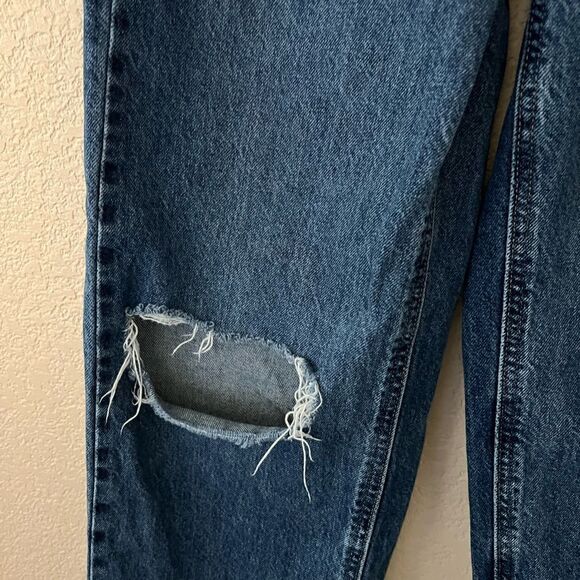 BDG Tapered Baggy Dark Wash Distressed Jeans Size 24 - Picture 3 of 12